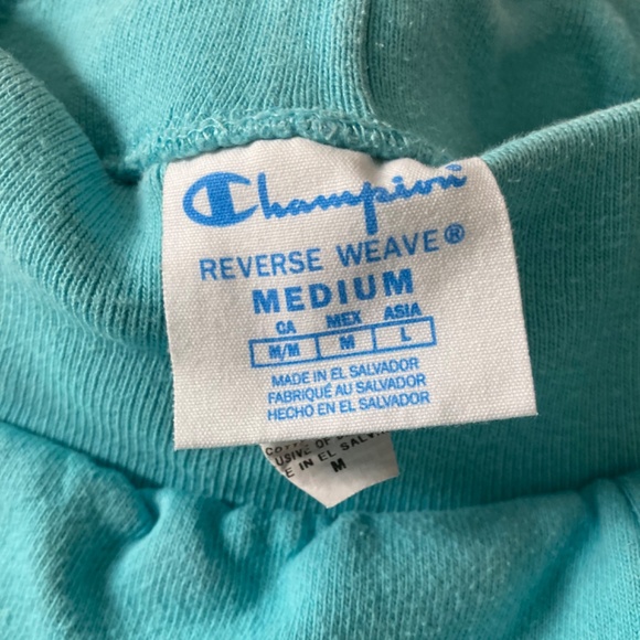 Champion Men’s reverse weave shorts - size (M) - Picture 3 of 3